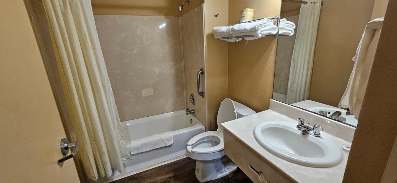 Weston Inn & Suites Rusk Экстерьер фото