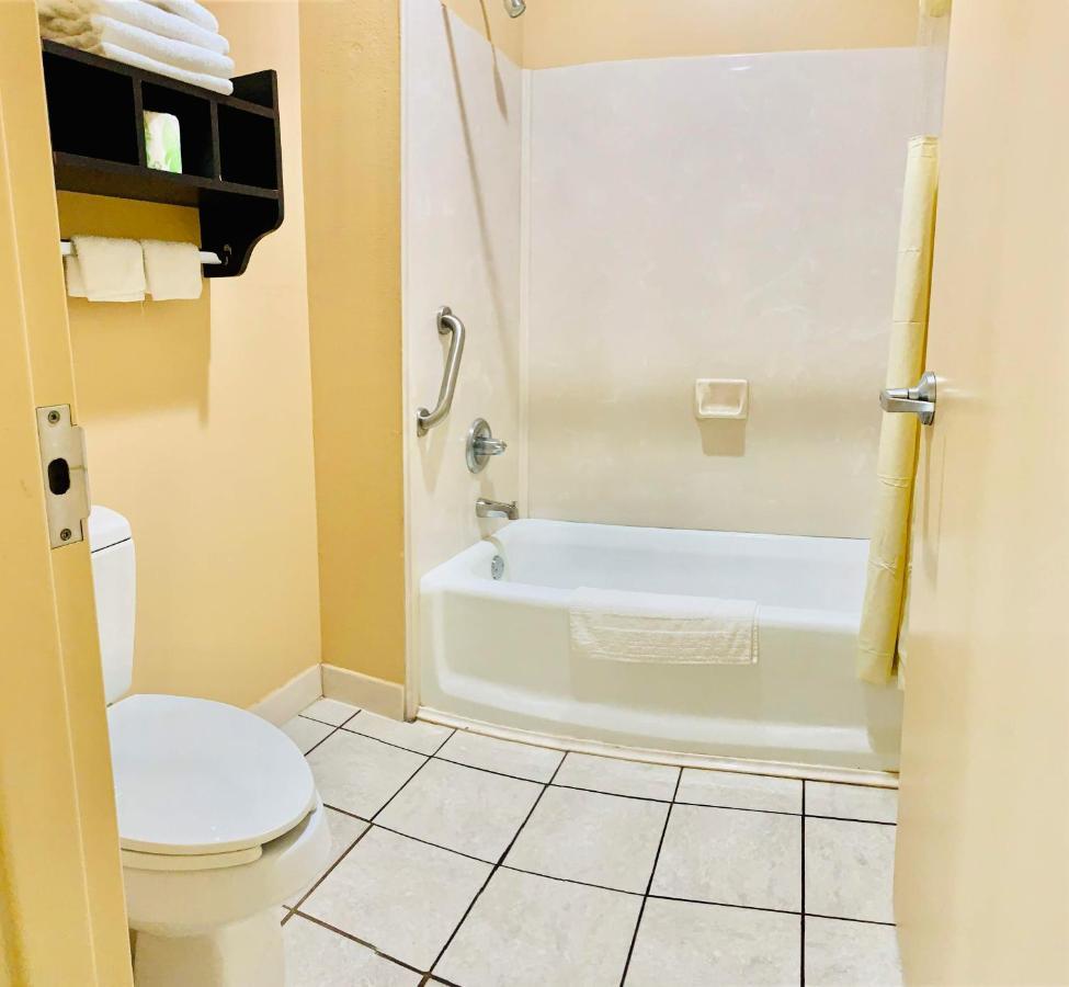 Weston Inn & Suites Rusk Экстерьер фото